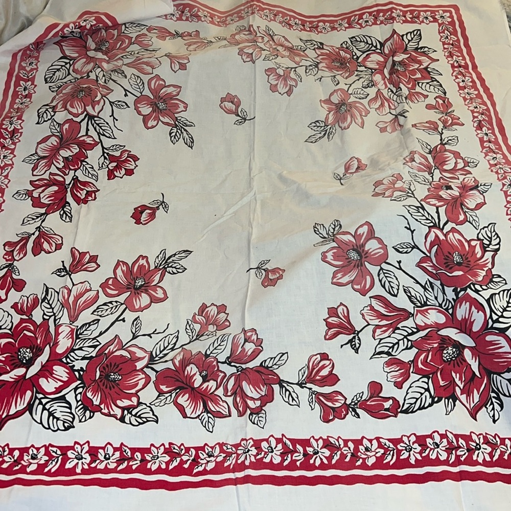 Vintage 50s square tablecloth flowers 48”